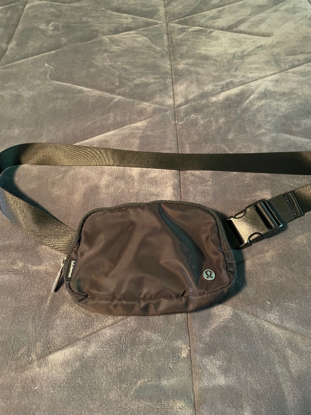 LULULEMON Black Everywhere Belt Bag 1L